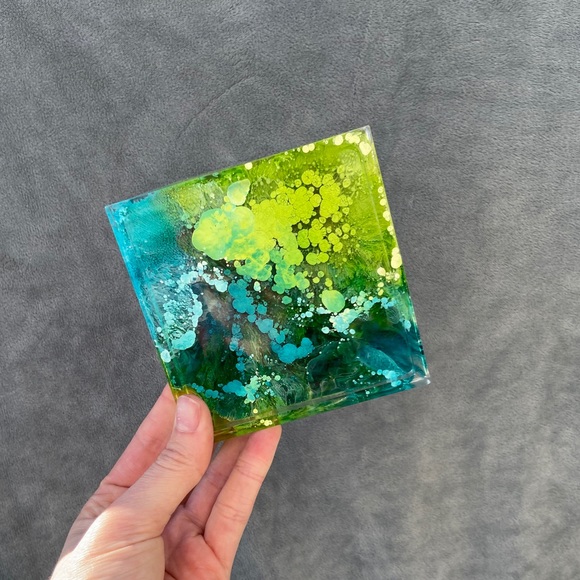 Handmade Resin Coaster - Resin Trinket Tray - Picture 2 of 4